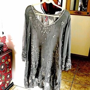 Johnny Was tunic  top size L. 100% Gray Silk beautiful embroidered.  NWOT